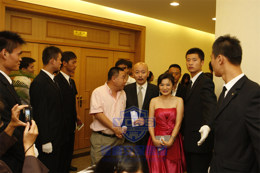 银盾安保公司特勤人员为中国著名影视演员提供安全随卫服务