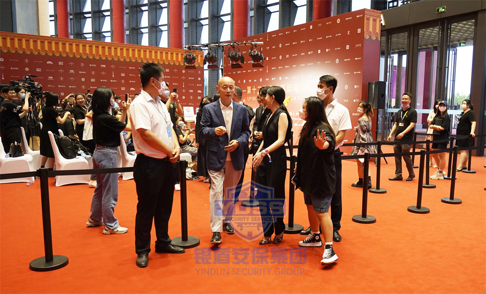 银盾安保公司特勤人员为中国著名影视演员提供安全随卫服务