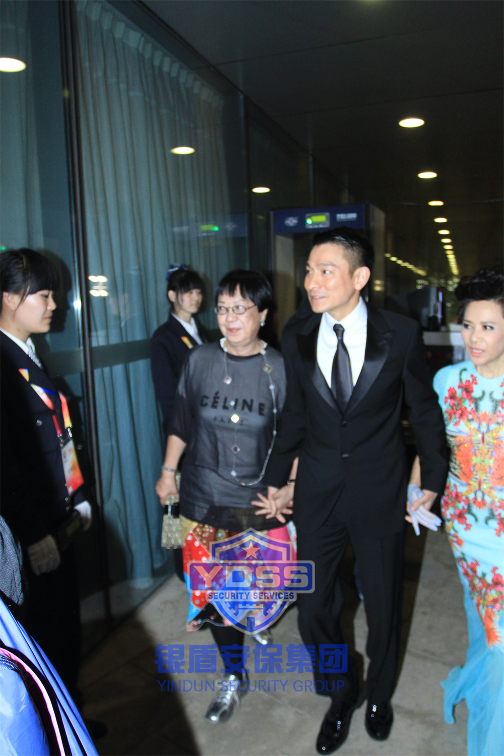 北京银盾安保特勤队员为名人提供安保护卫服务