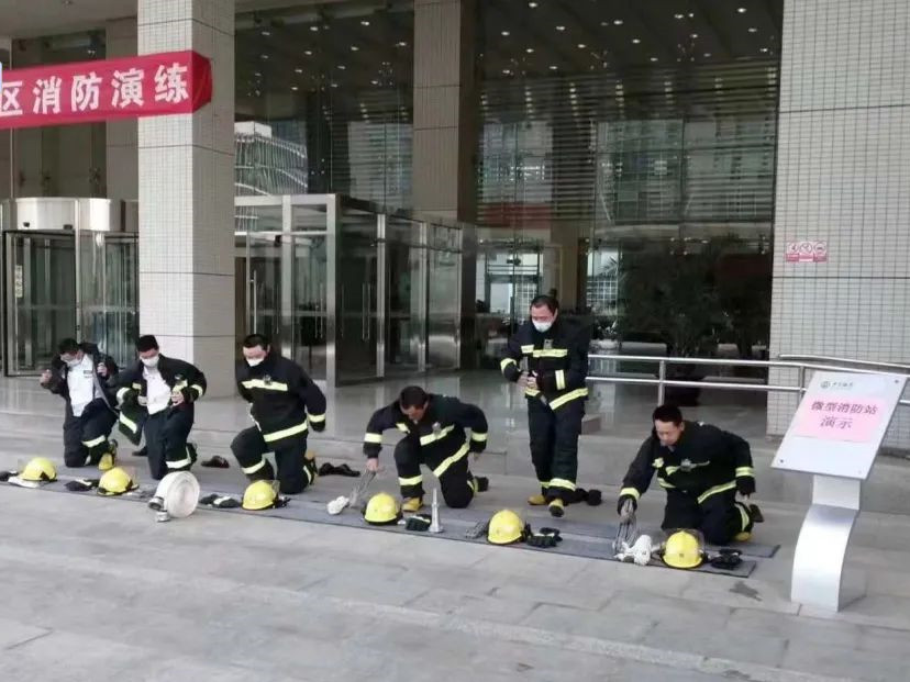 【提高安全意识、确保安全稳定】银盾保安组织开展消防处突演练
