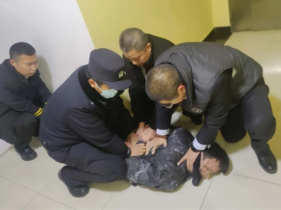 银盾保安驻歌华大厦保安队协助公安机关抓获犯罪嫌疑人