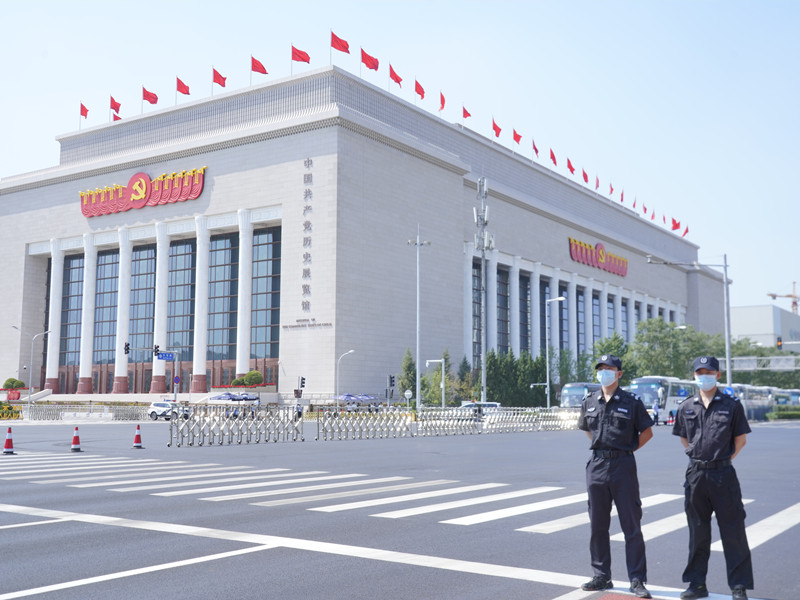【奋斗百年路、起航新征程】银盾保安护航中国共产党成立100周年文艺演出